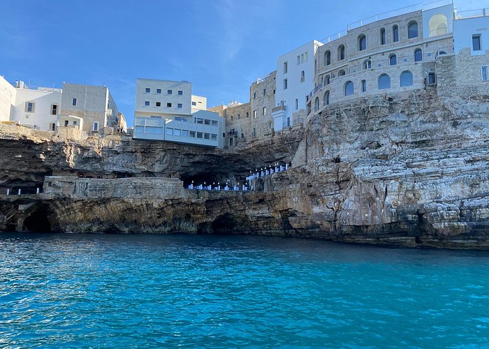 Escursioni in barca a Polignano a Mare: grotte, calette e prezzi 2026