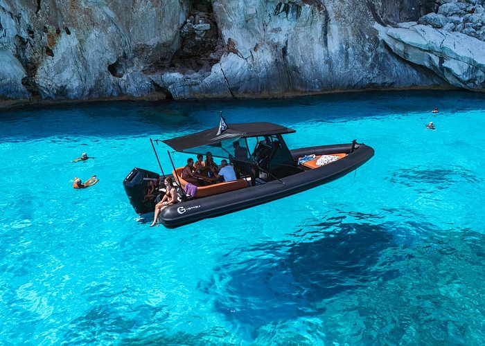 Escursioni in barca all'Arcipelago della Maddalena: guida completa (2026)